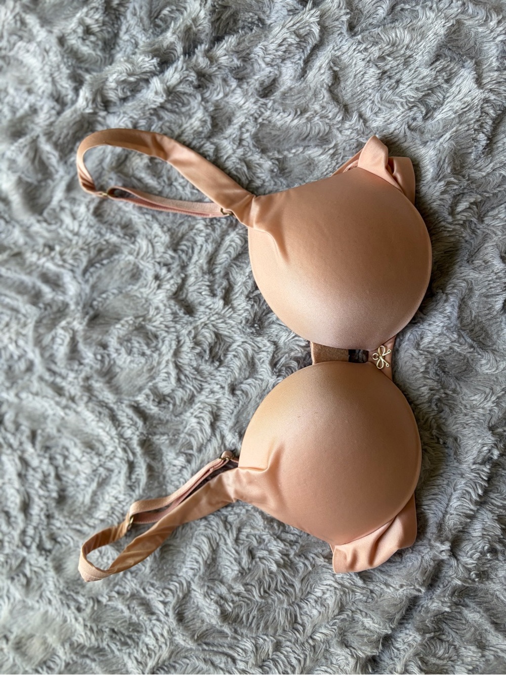 Victoria's Secret Peach plunge push-up bra